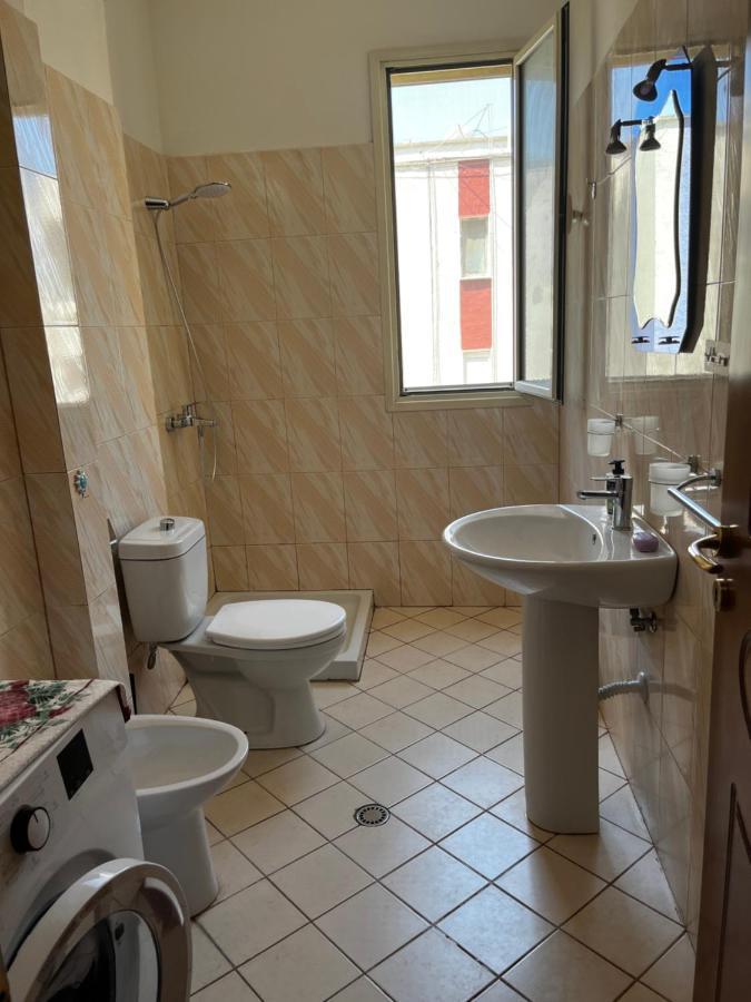 Appartamento Incantevole Con Posto Auto Privato Vlorë Eksteriør billede